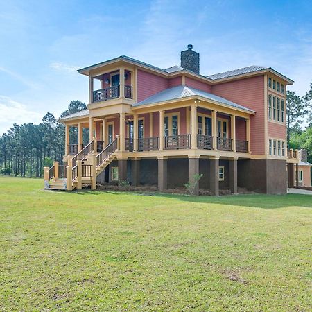 Secluded Home With Deck - Near Downtown Fitzgerald! Exterior photo